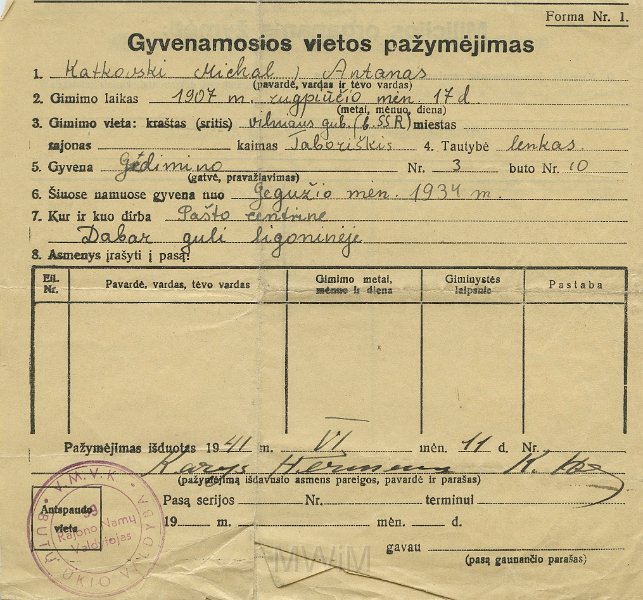 KKE 5434-1.jpg - (litewski-rosyjski) Dok. Zaświadczenie o miejscu zamieszkania wydane przez rejonowy urząd do spraw meldunku dla Michała Katkowskiego, Wilno, 11 VI 1941 r.